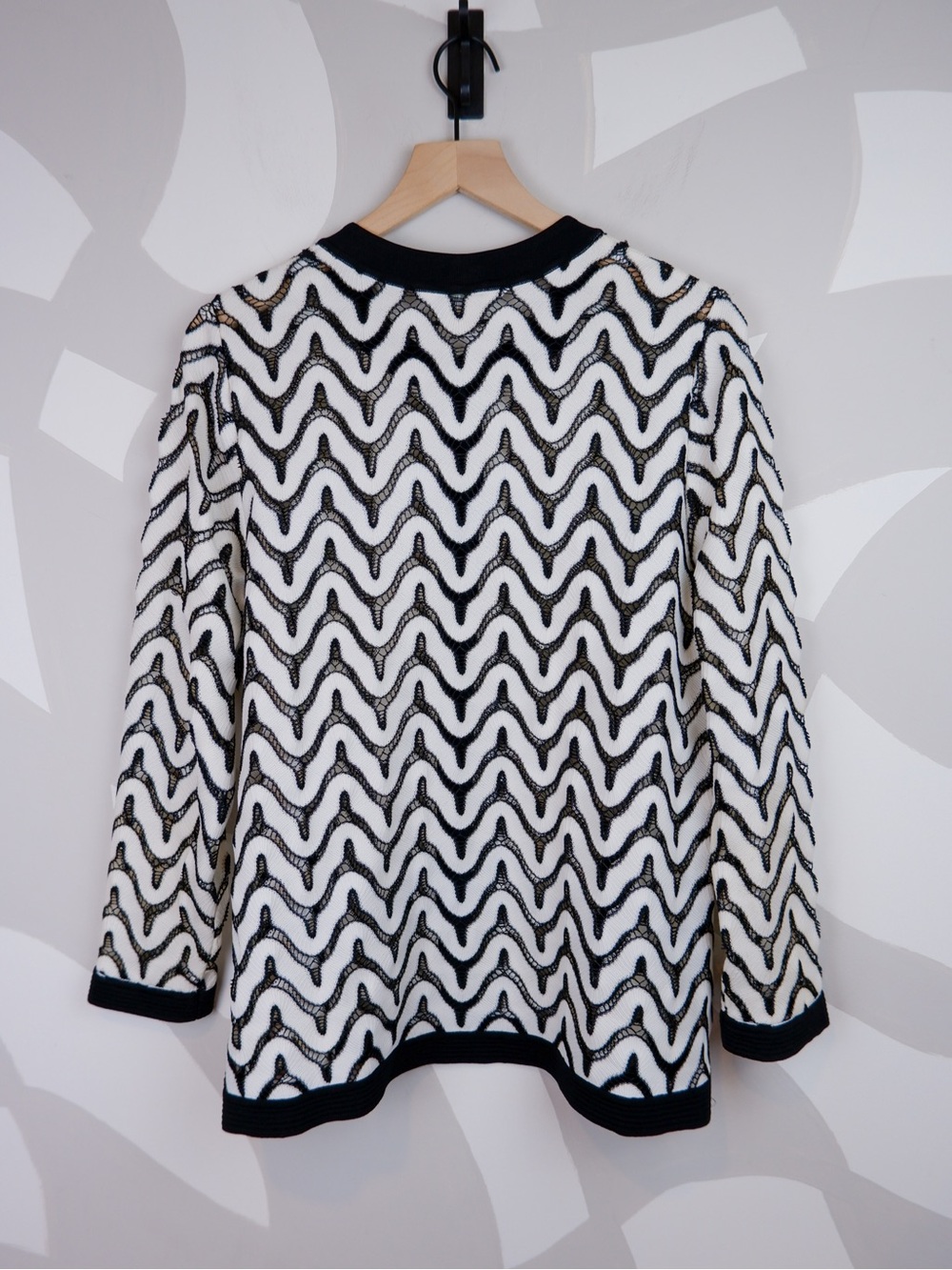Exclusively Misook Black and White Mesh Chevron Cardigan | L - Picture 3 of 4